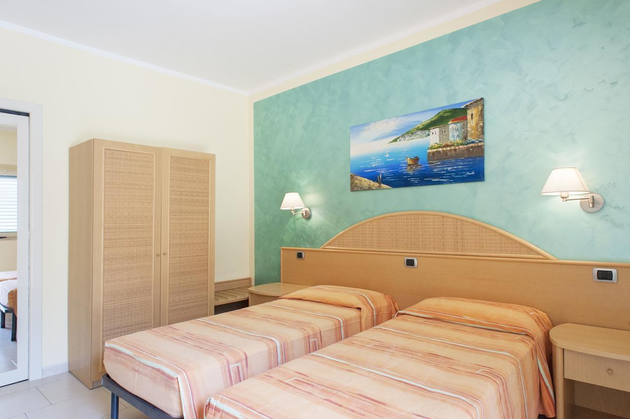 Hotel La Tramontana San Domino Bagian luar foto