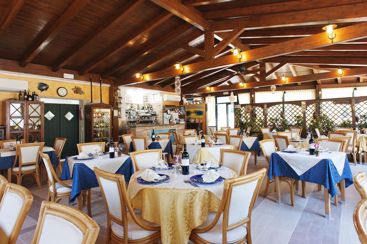 Hotel La Tramontana San Domino Bagian luar foto