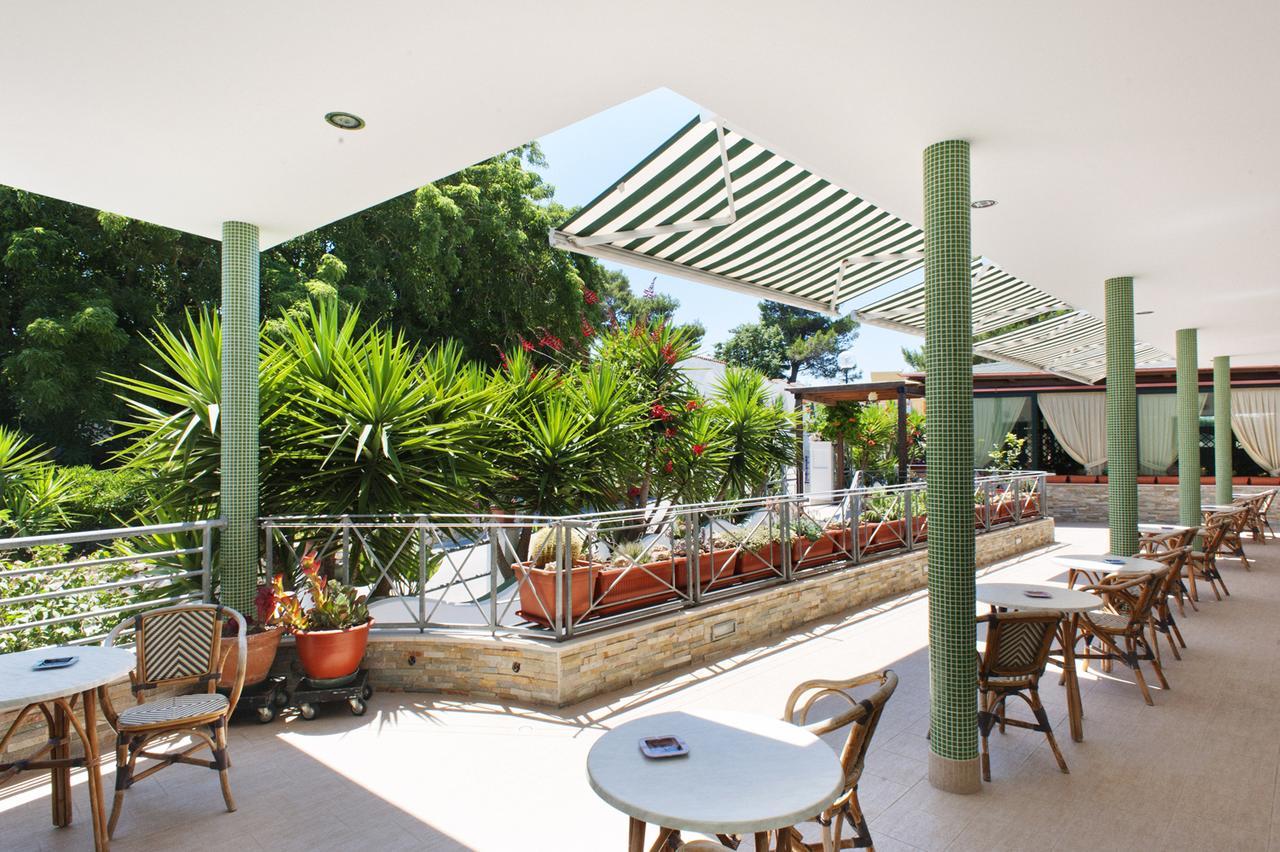 Hotel La Tramontana San Domino Bagian luar foto