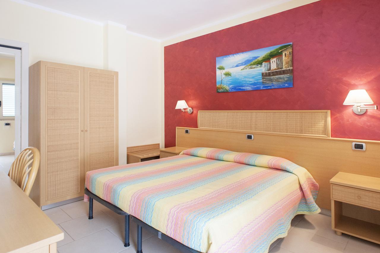 Hotel La Tramontana San Domino Bagian luar foto
