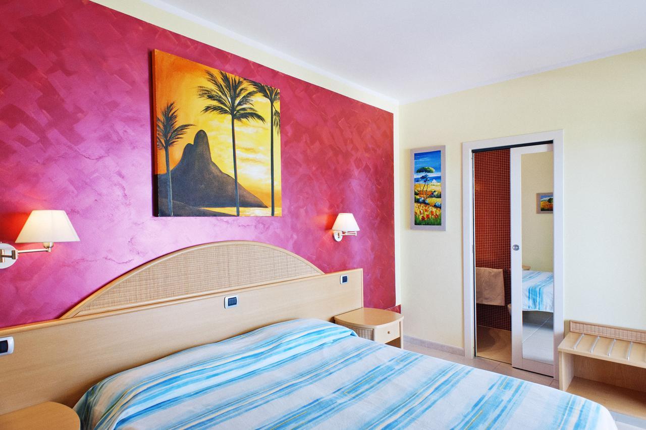 Hotel La Tramontana San Domino Bagian luar foto